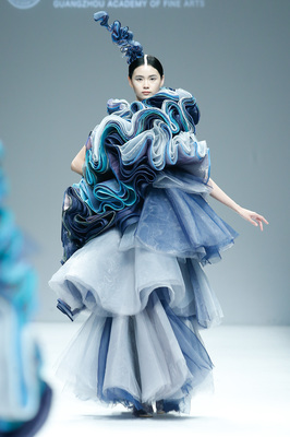 廣州美術學院工業設計學院2019屆服裝專業優秀畢業作品于中國國際大學生時裝周綻放風采