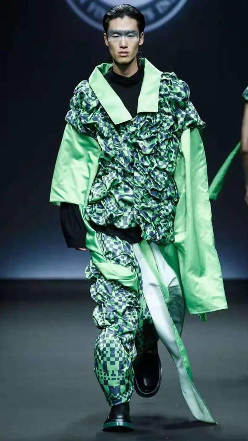 2021大學(xué)生時(shí)裝周首日發(fā)布 五校聯(lián)展，青春創(chuàng)意點(diǎn)亮設(shè)計(jì)未來